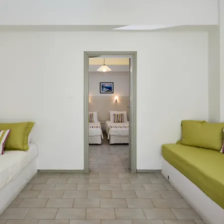 Nissos Thira מלון 2*