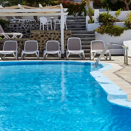 Nissos Thira מלון 2*