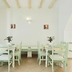 Nissos Thira Hotel 2*