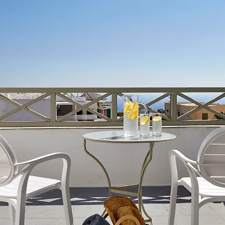 ホテル ニッソス　ティラ 3*