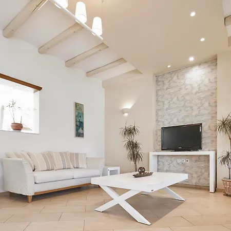 Hotel Nissos Thira