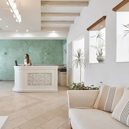 Nissos Thira Hotel 2*