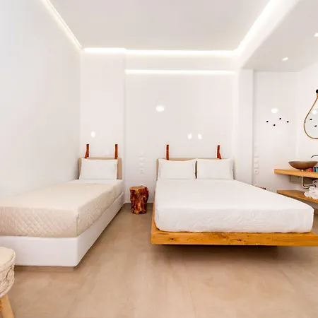 호텔 니소스 티라 2*