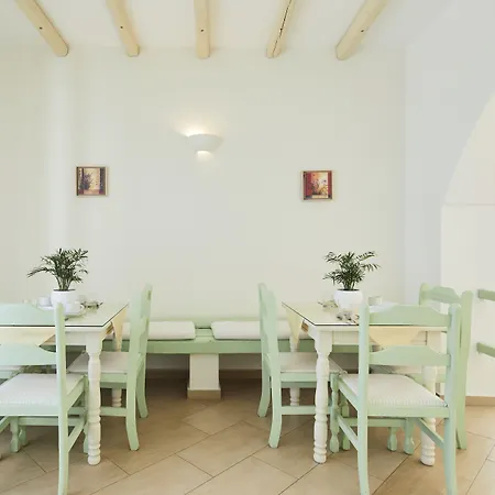 Nissos Thira فندق 2*