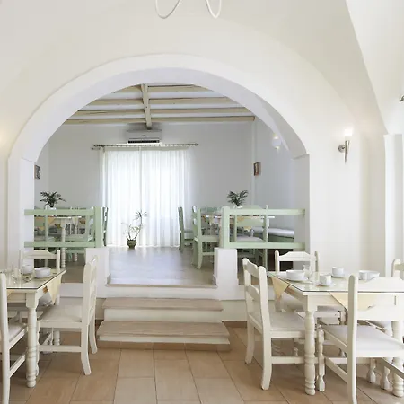Nissos Thira فندق 2*