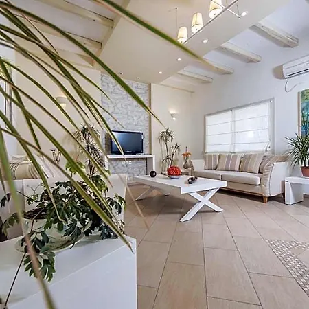 Otel Nissos Thira Fira (Santorini)