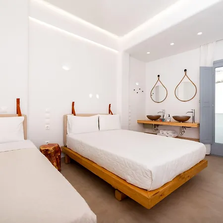 Hotel Nissos Thira 2*