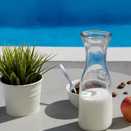 Nissos Thira Hotel 2*