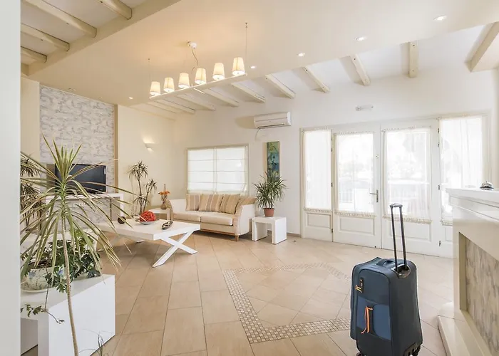 Nissos Thira 2* Firá