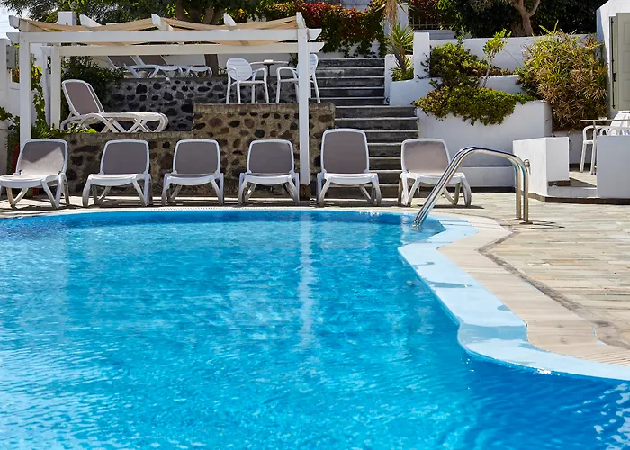 Nissos Thira Hotel 2*