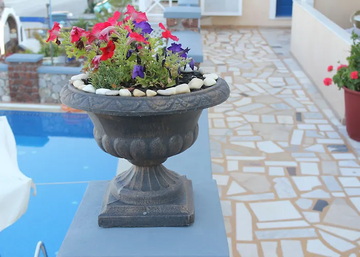 Hotel Nissos Thira 2*