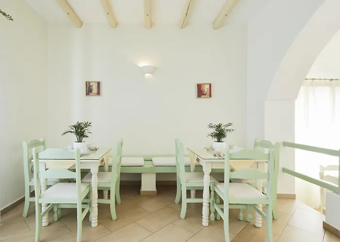 Nissos Thira Hotel 2*