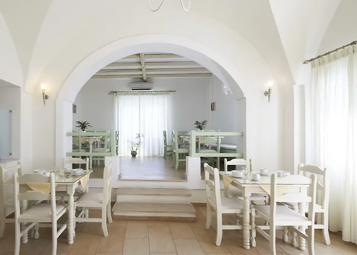 Nissos Thira Hotel 2*