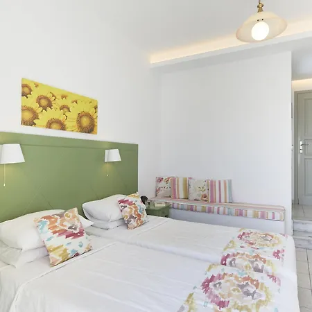 Отель Nissos Thira 3*